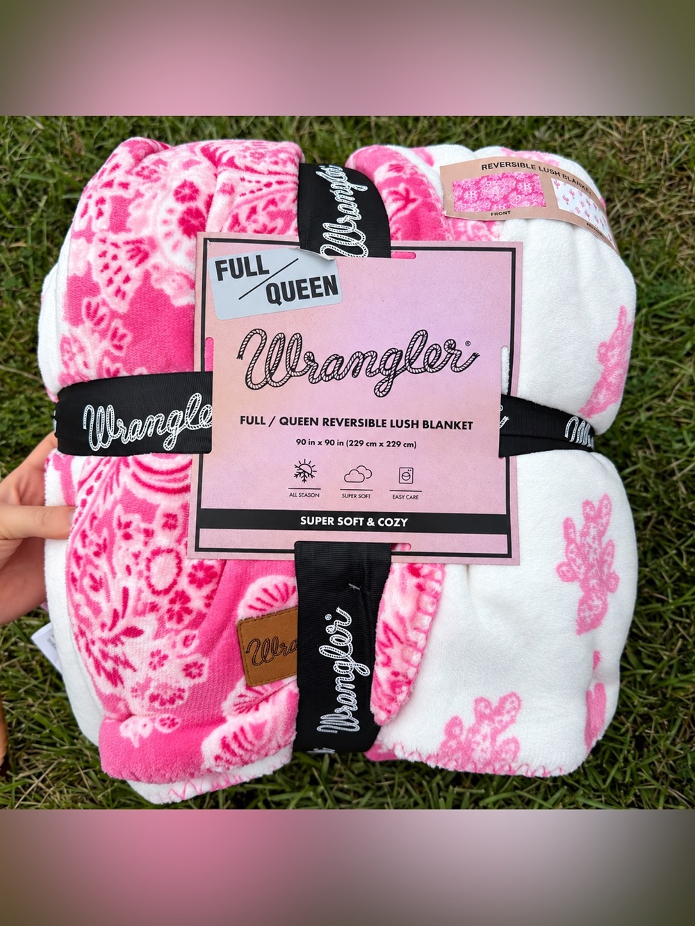 Wrangler Pink and White Queen / full Reversible Plush Throw